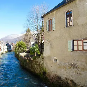 Les Deux Rives Bed and breakfast